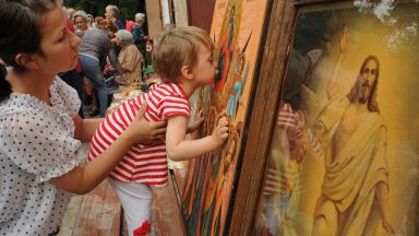 На 2 февруари Българската православна църква отбелязва Сретение Господне Празникът