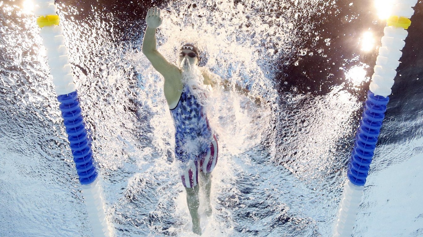 В плуването отговориха на Антъни, а Мицин се прицели в олимпийски финал