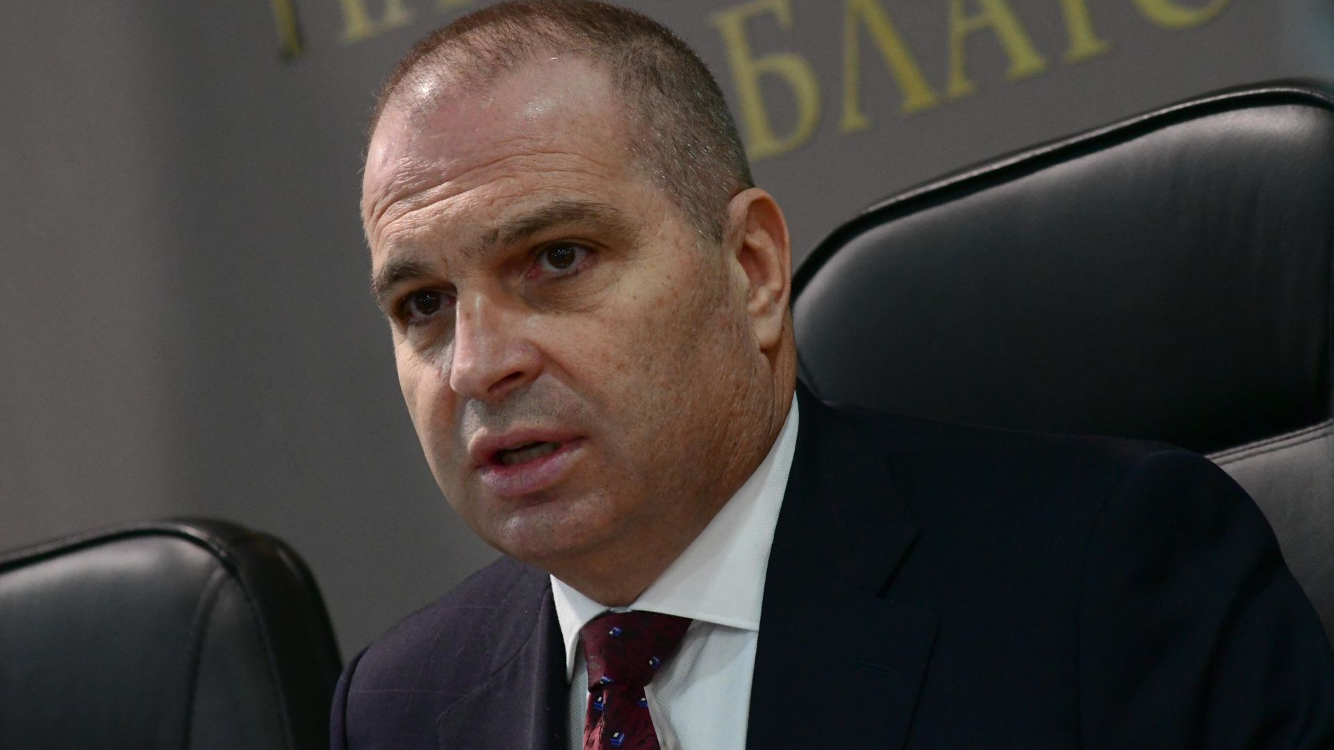 Министър Караджов: По някои маршрути пътищата станаха на юфка