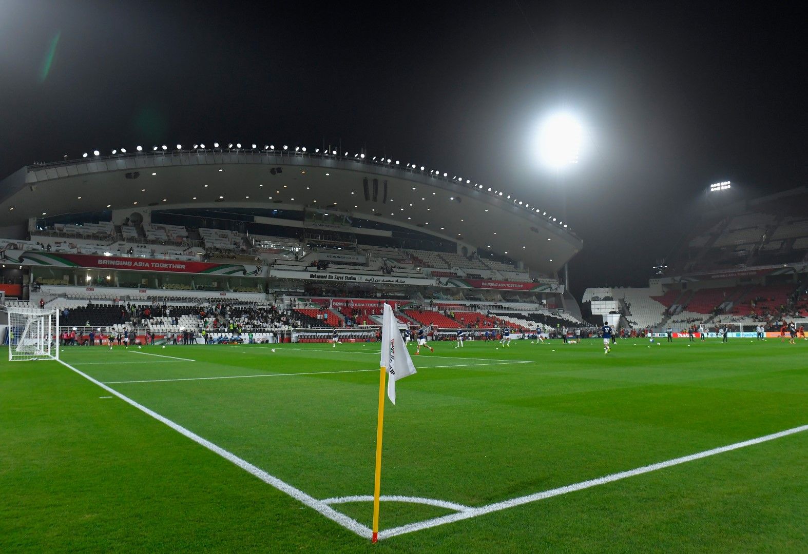 Стадион "Мохамед бин Зайед" ще приеме финала на 12 февруари