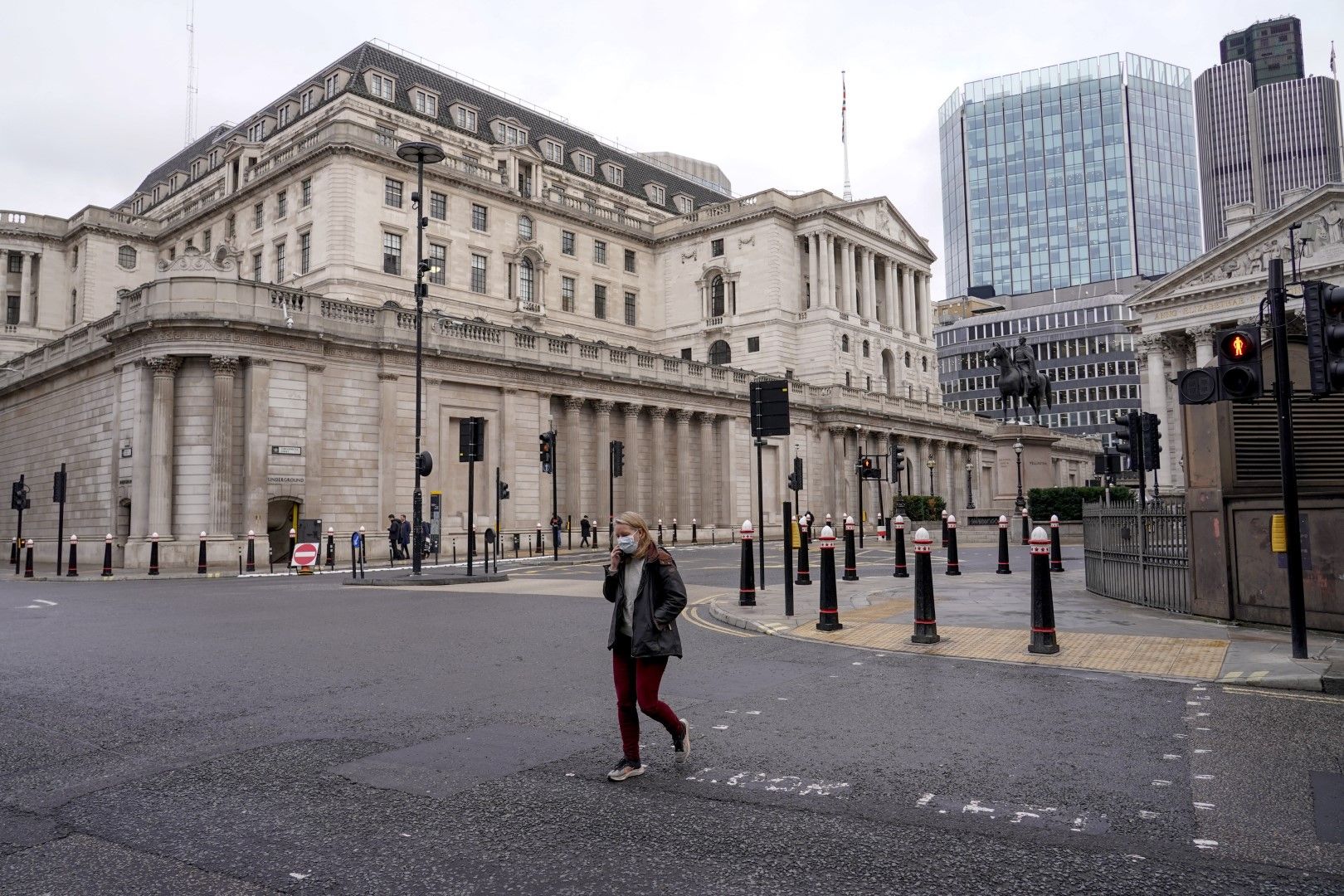 С вдигането на лихвата Централната банка на Англия постави Обединеното кралство далеч пред останалата част от Европа и САЩ