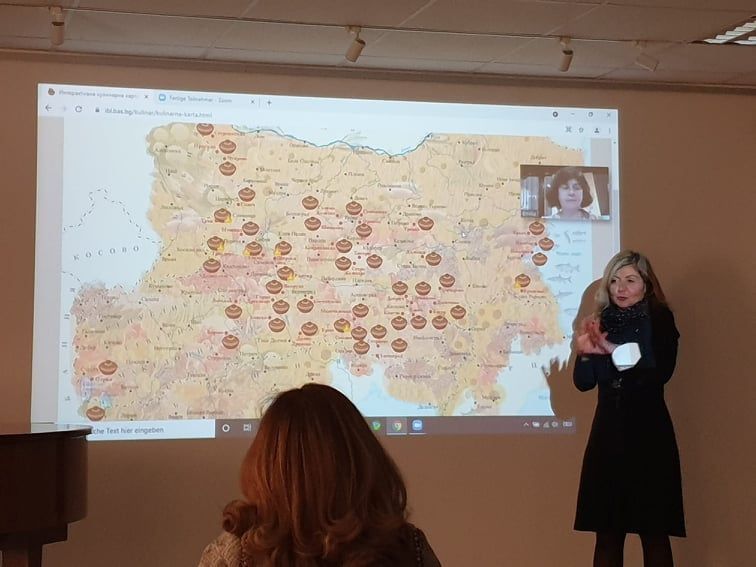  Проф. Ана Кочева в Българския културен институт в Берлин, където направи премиера на итерактивната кулинарна езикова карта 