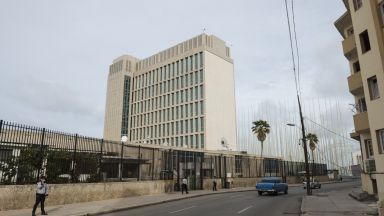 Базираният в Хавана офис ще провежда интервюта ще събира биометрични