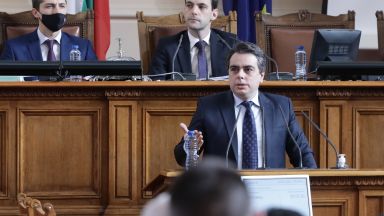 Министърът на финансите Асен Василев сравни задържането на председателя на