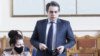 Финансовият министър Асен Василев планира мащабна реформа която включва ревизиране