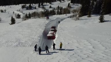 Сериозна снежна покривка се образува край яз Белмекен и едноименната