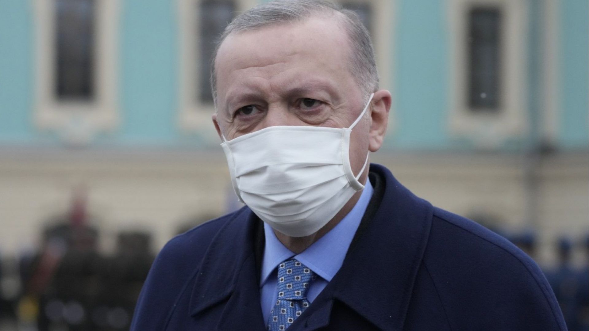 Петима са задържани за клетви в мрежата по повод заразяването на Ердоган с COVID-19