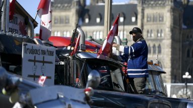 На шофьорите на камиони в канадския град Отава беше наредено