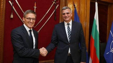 Администрацията на президента Байдън е решена да направи отношенията между