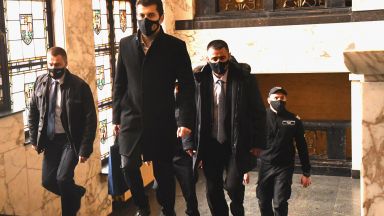 Днес министър председателят Кирил Петков се яви във Върховна касационна прокуратура