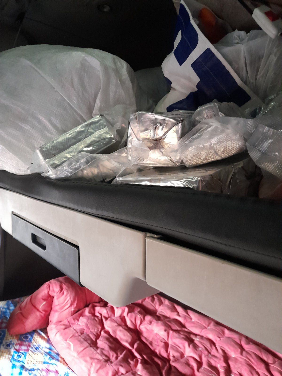 Митническите служители откриха над 13 кг хероин при проверка на товарен автомобил