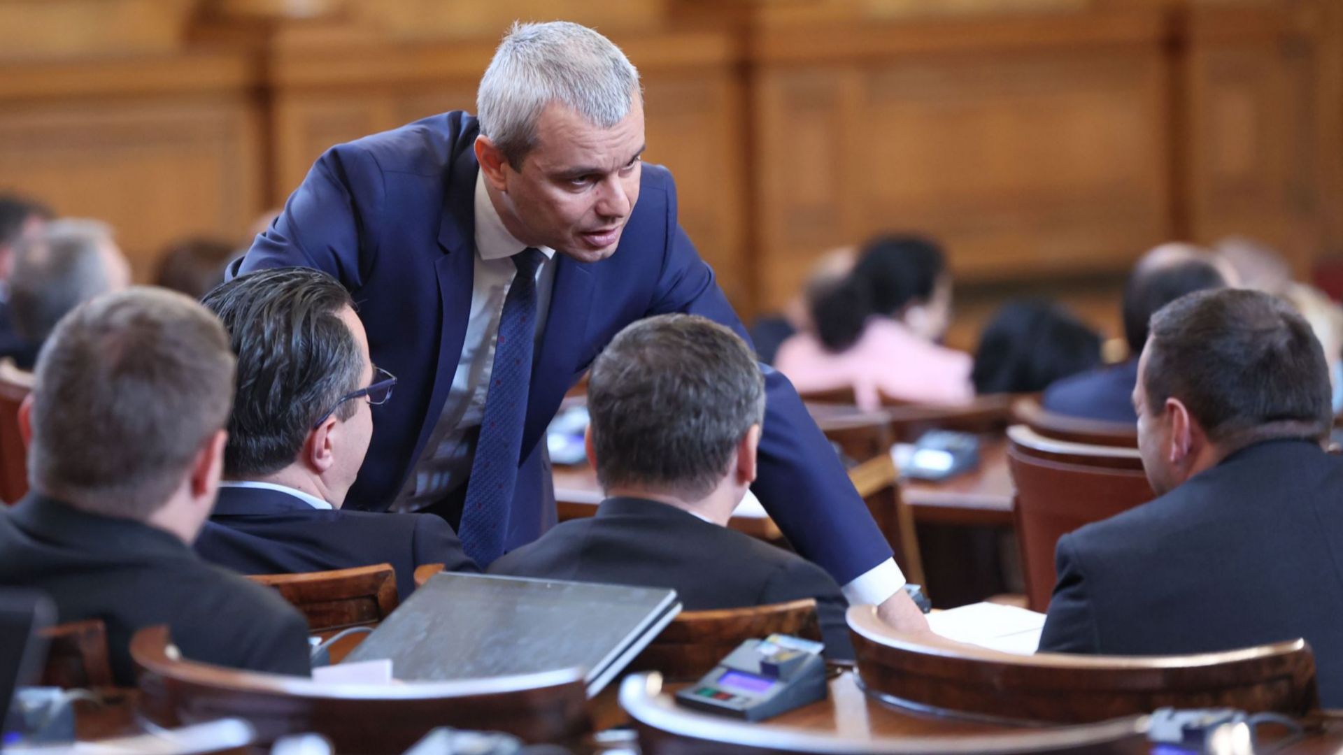 Депутат от "Възраждане" отрече за отцепници: Групата е единна за вота на недоверие