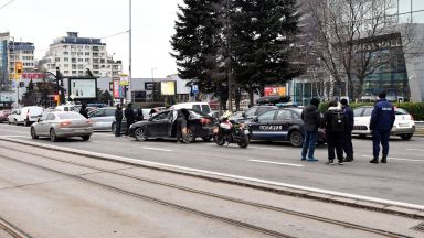 Акция на ГДБОП до столичен мол: Пресякоха голяма сделка за амфетамин, четирима са в ареста