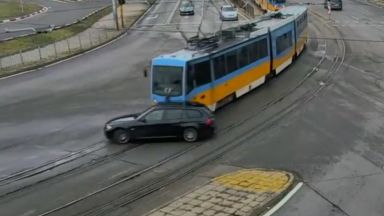 Столичната полиция публикува стряскащо видео с кадри от катастрофи на