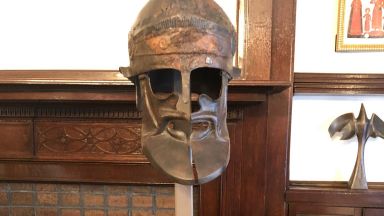 Изключително ценен артефакт древен шлем с произход от българските земи