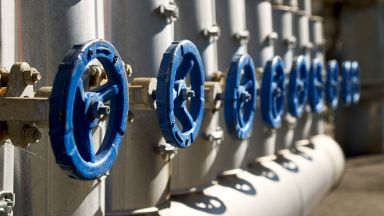 ЕС е обезпечен с газ за седмици напред, ако доставките от Русия спрат