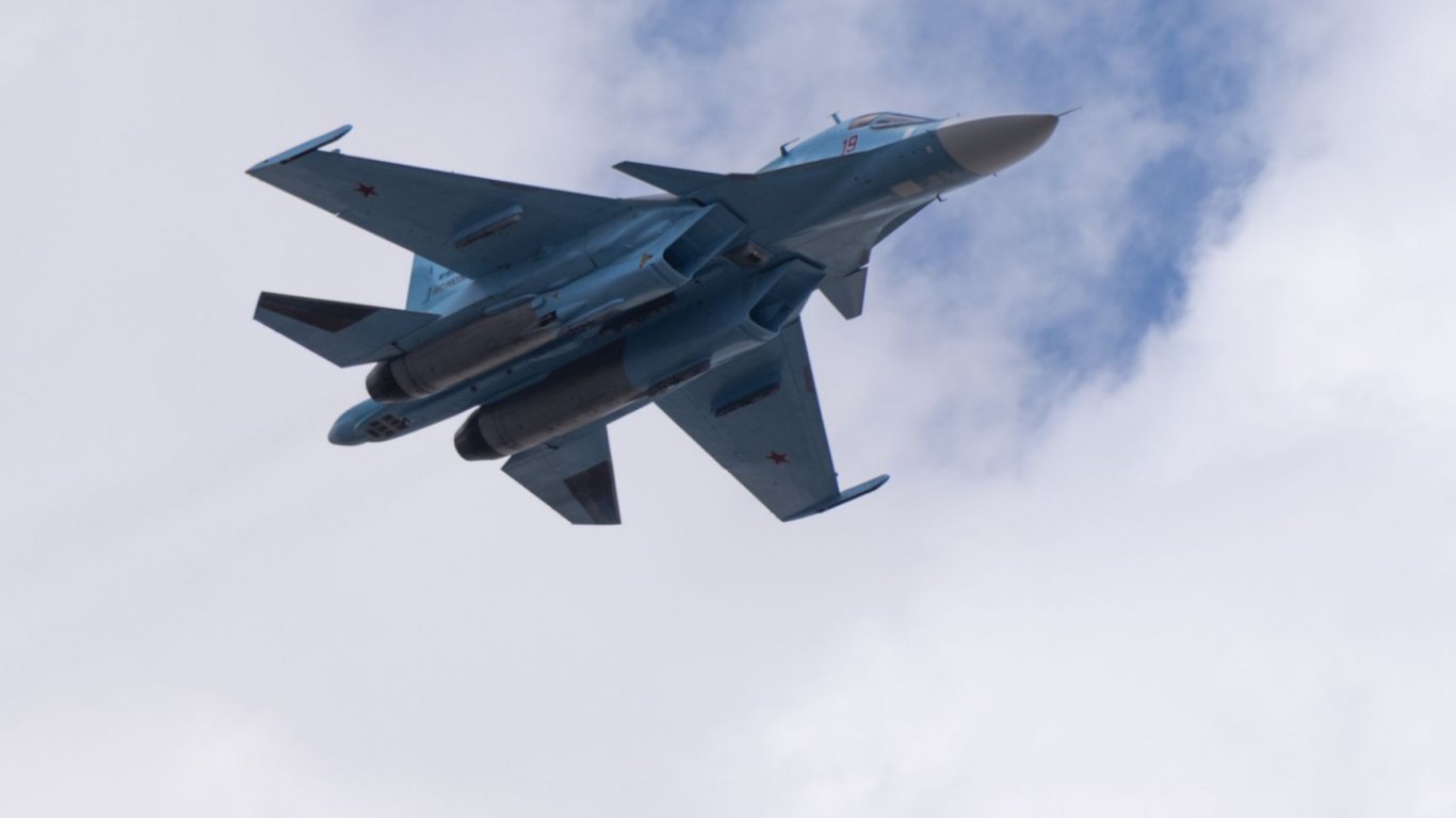 Руски изтребител Су-30 се разби в Карелия, екипажът е загинал
