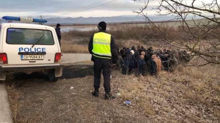 Група от 51 мигранти са открити близо до Нова Загора