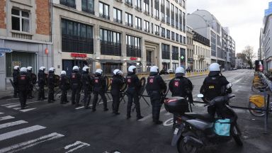 Пореден ден хиляди европейски граждани протестират срещу ограниченията наложени от