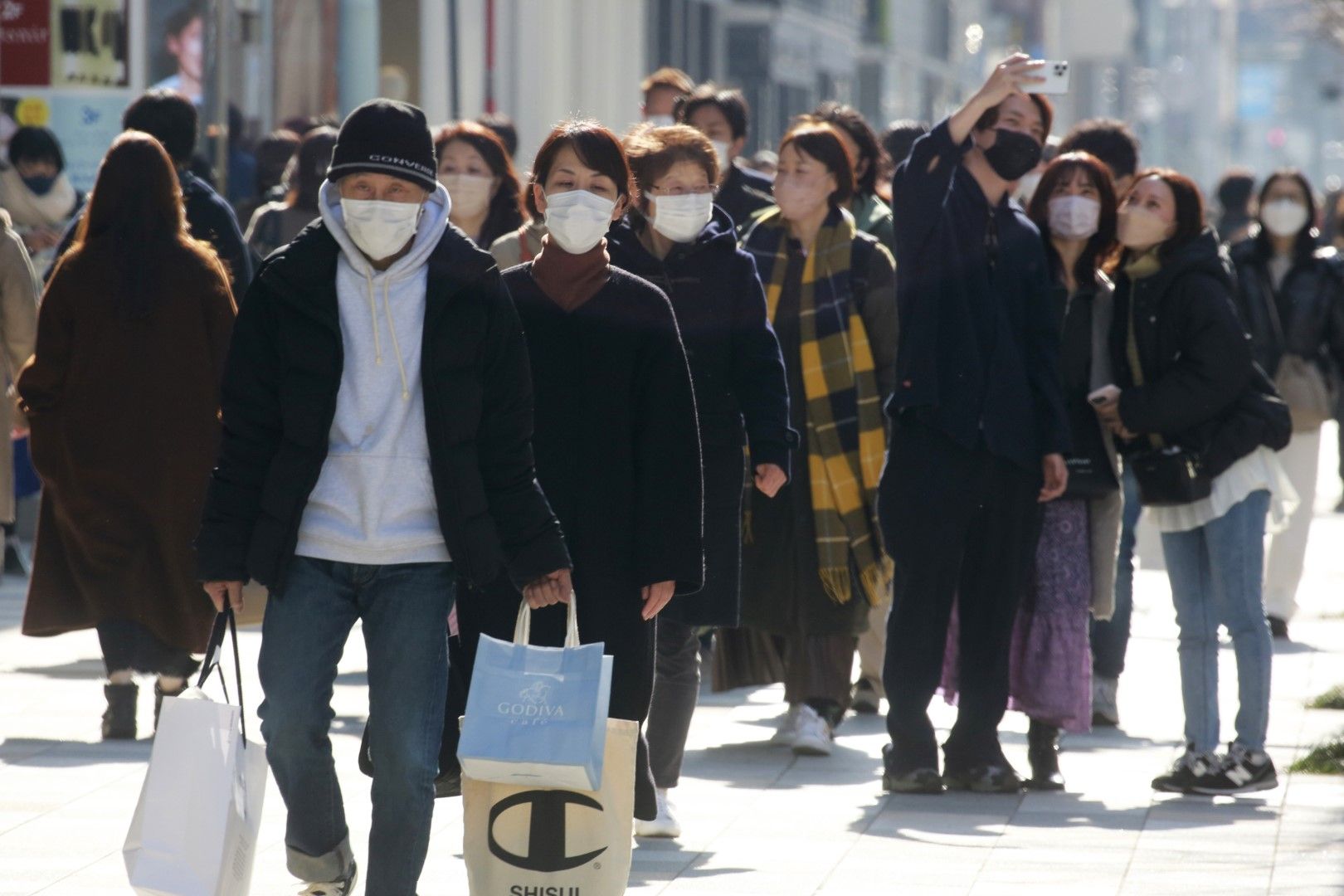 Токио и други райони на Япония възобновиха пандемичните мерки