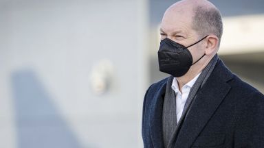 Лекар от посолството на Германия в Москва ще тества за