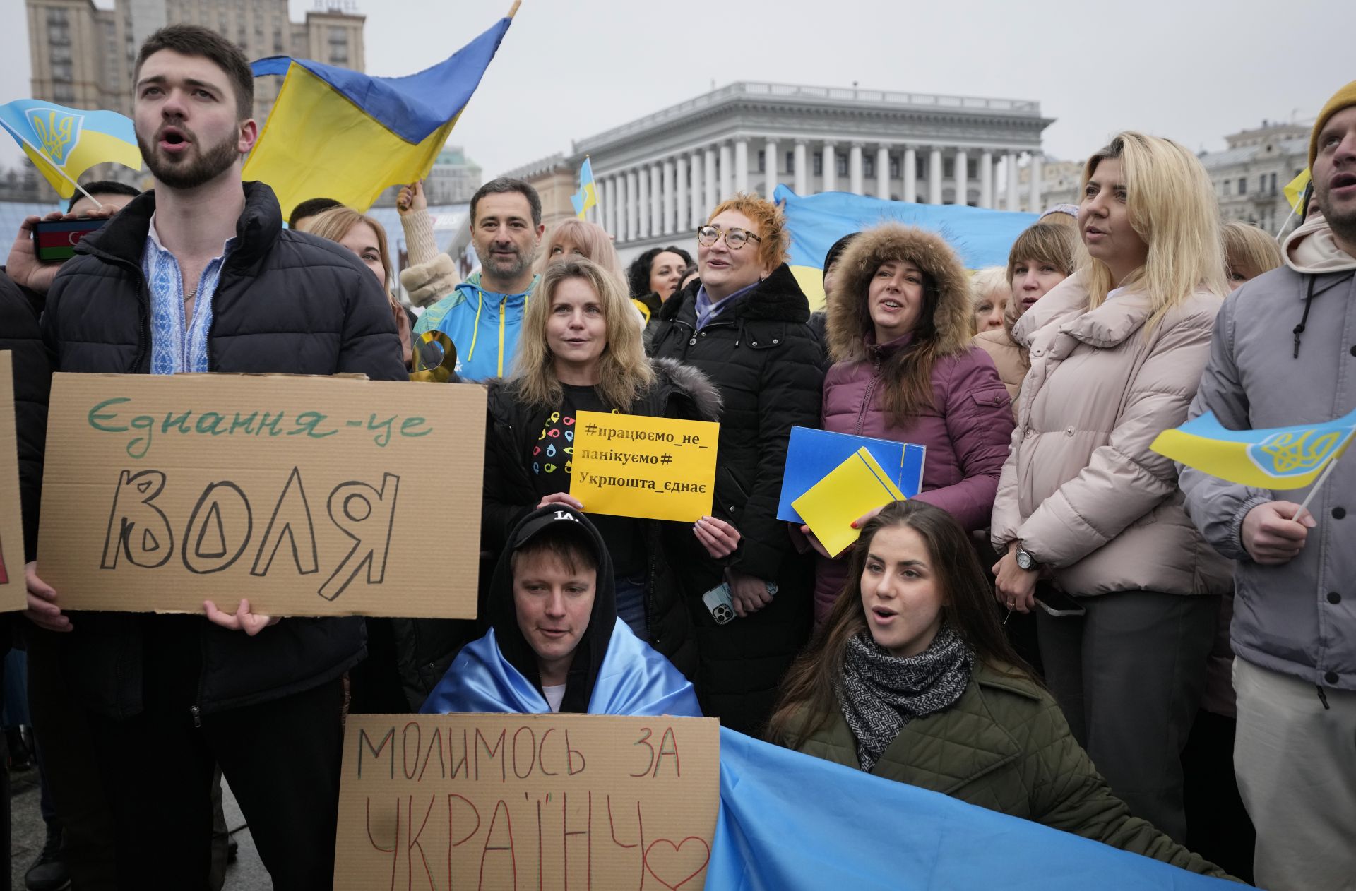 Радуюсь на украинском. Украинцы радуются отсутствию света в Крыму.