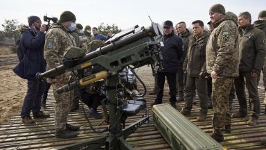 ЕС отпуска на Украйна още 500 млн. за оръжие, САЩ пращат тайно придобити ракетни комплекси