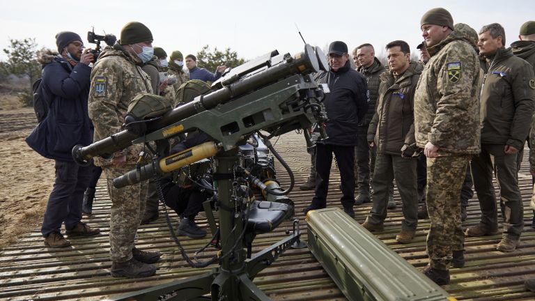 САЩ предоставят на Украйна животоспасяващо защитно оборудване, което може да