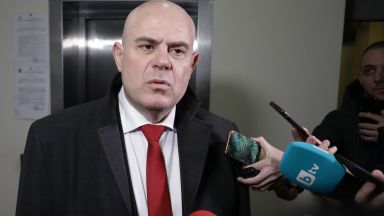 Предишното искане беше правно нищо сегашното е просто нищо Така