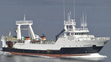 Канадски спасители извадиха 10 тела от потънал испански риболовен кораб