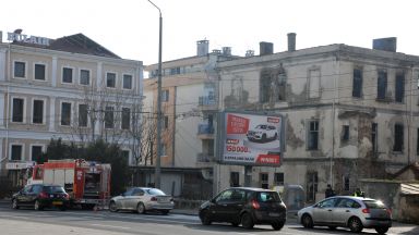 Хванаха подпалвачите на държавна сграда в центъра на Бургас