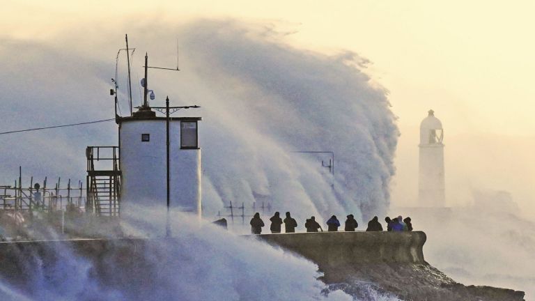 Бурята в Западна Европа взе жертви в Нидерландия, Белгия и