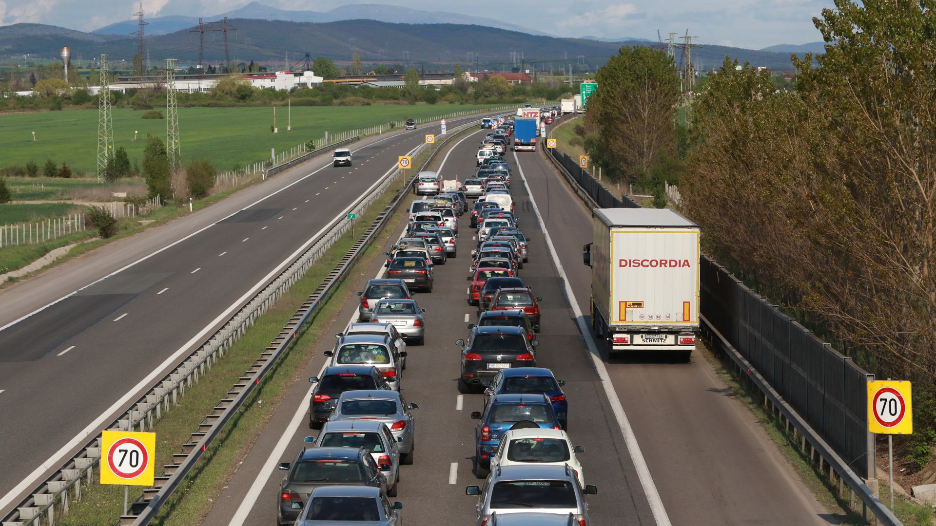 МВР предлага законови промени: По-ниска скорост по магистралите и по-високи глоби