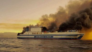 Пожарът избухнал на ферибота Юрофери Олимпия рано тази сутрин край
