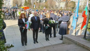 България се прекланя пред своя герой Апостола на свободата