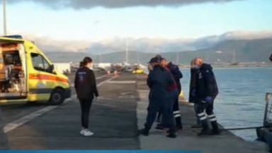 Продължава мащабна операция по спасяване на изчезналите пасажери на кораба