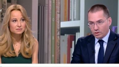 Скандал избухна в студиото на bTV между евродепутата от ВМРО