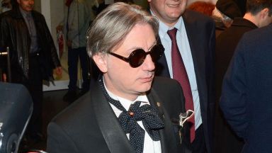 Светският хроникьор Любомир Милчев Денди който се бори за живота си