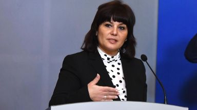 Министърът на здравеопазването проф Асена Сербезова дава пресконференция във връзка с
