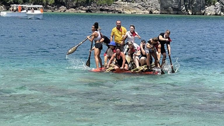 The first battle in “Survivor” left half of the participants without food and fire on the uninhabited Philippine island