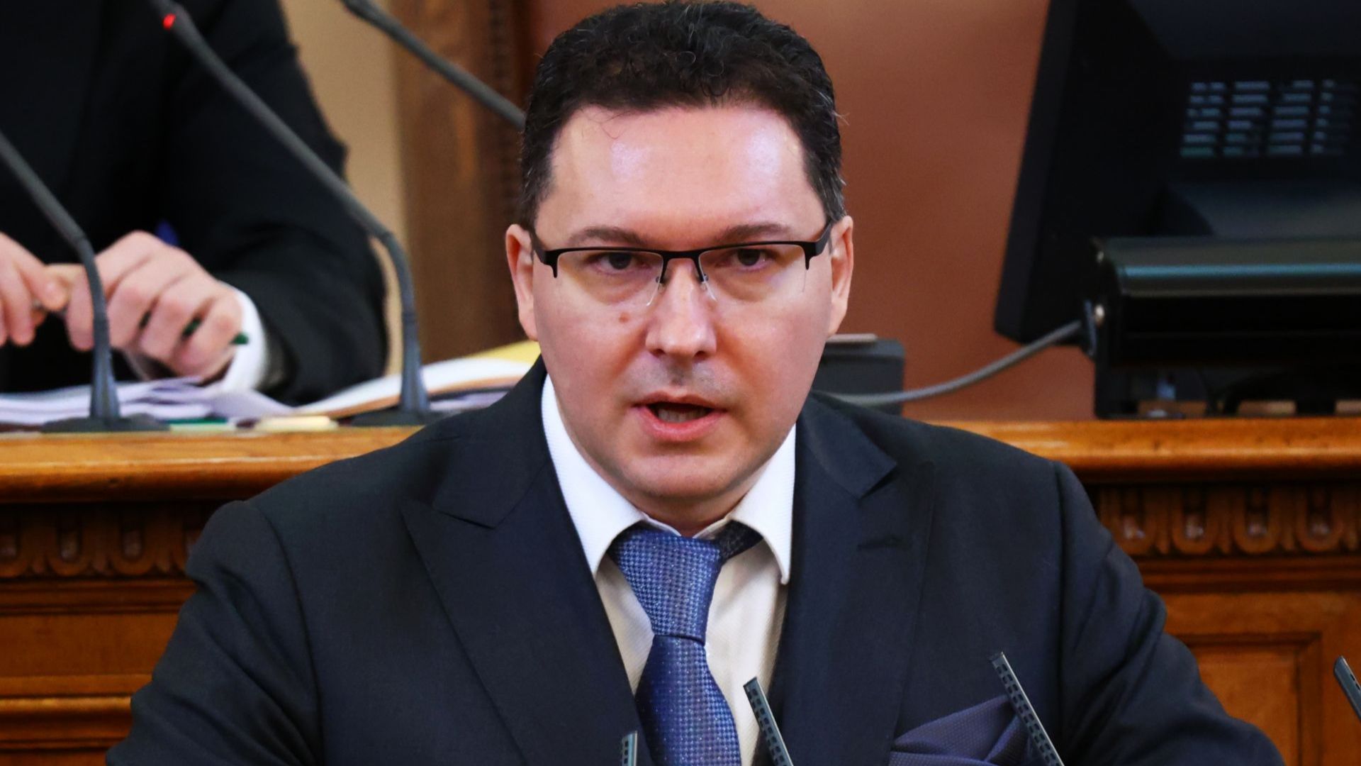 Митов: ГЕРБ няма намерение да търси подкрепа от отделни депутати на ПП