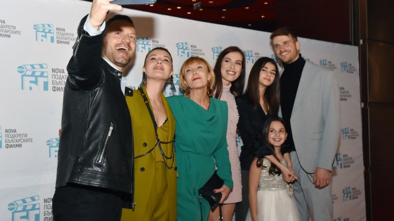 Бляскава премиера с червен килим на сериала "Лъжите в нас"