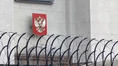 Русия започна да евакуира персонала на своето посолство и всичките