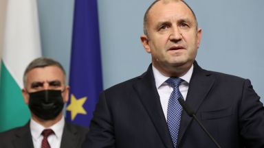 Смяната на министъра на отбраната в разгара на военна криза