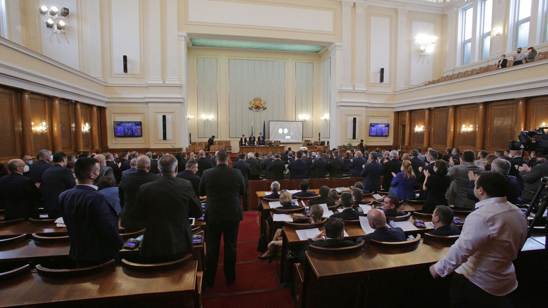 След 7 часа дебати: НС излезе с декларация срещу военната интервенция срещу Украйна