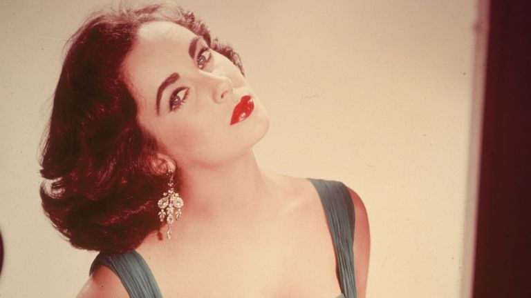 90 години в плен на виолетовите ѝ очи - Елизабет Тейлър