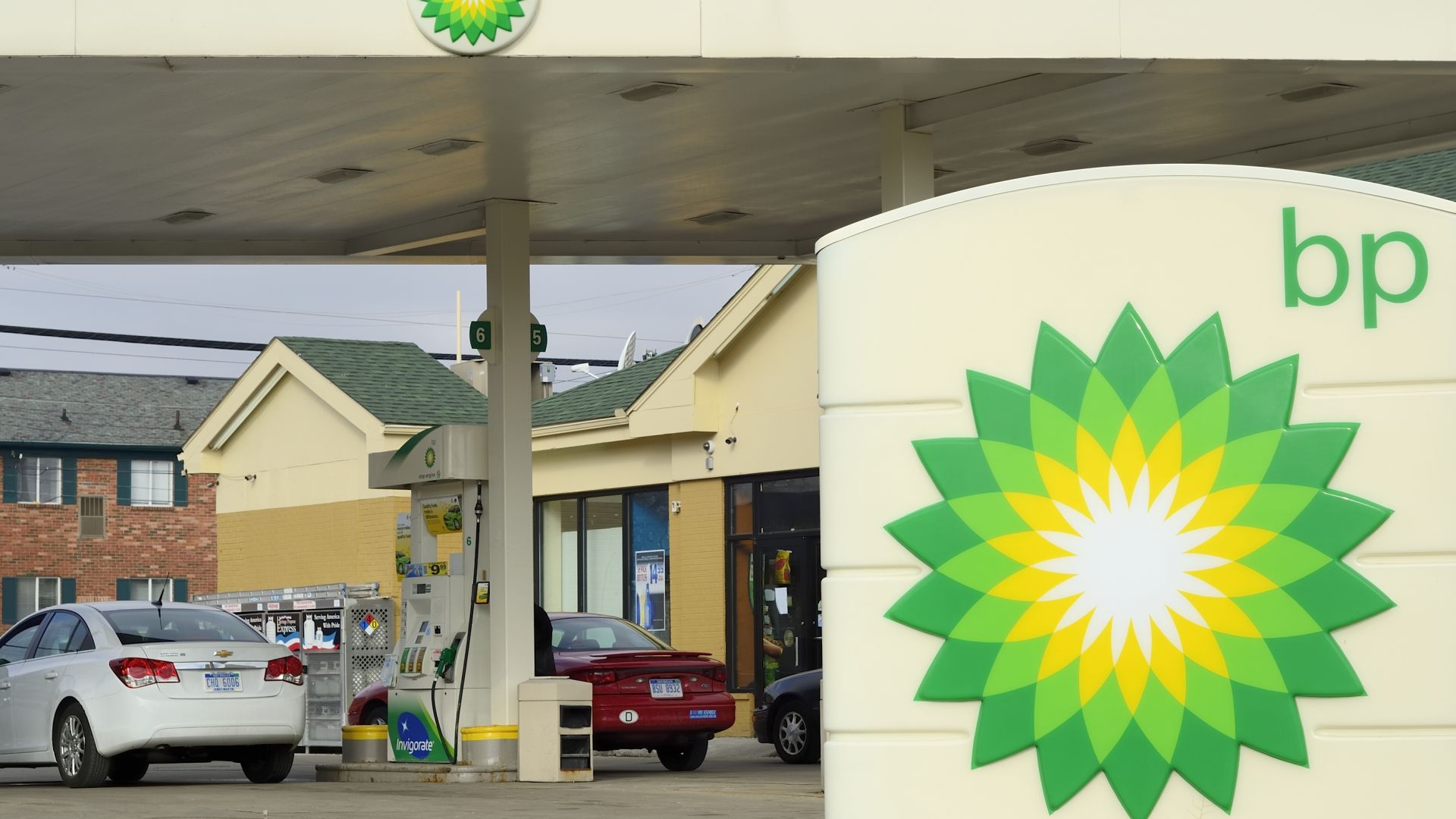 Надутата тримесечна печалба на BP от $5 млрд. разпали критики 
