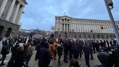 Два протеста в защита на Стефан Янев в София започнаха