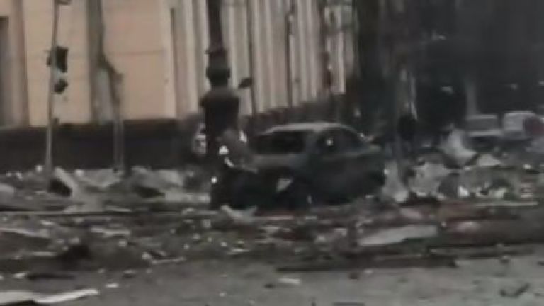 Мощни експлозия разтърсиха Харков тази сутрин.
Взривът е избухнал в центъра