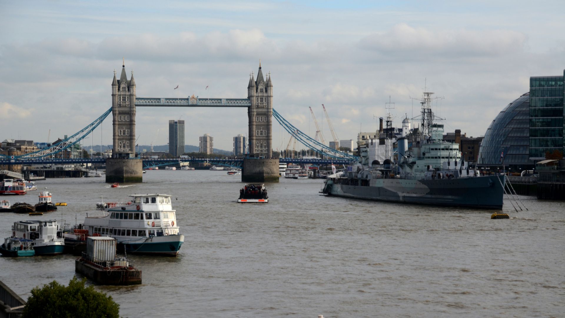 Лондон затвори пристанищата си за руски кораби, замрази активи на ключов фонд